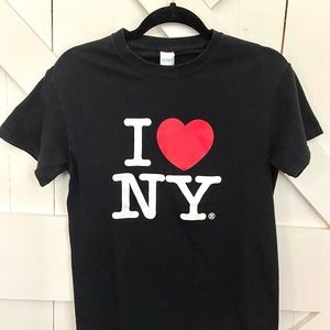 Gildan “I❤️NY” Tee-Shirt - Men’s Small - Black, White, Red - Casual/Relaxed Fit